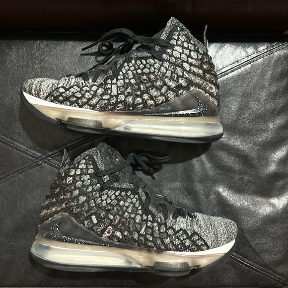 Nike Other - Lebron 18 IN THE ARENA!